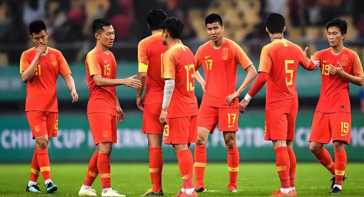 开元体育-意外！崔鹏带领中国球队1比2热身赛惜败巴萨09梯队，引发热议