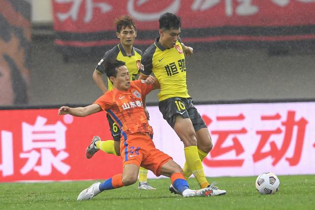 开元体育官网-广州队2连胜终结未咬住山东 下轮直接交锋定头名？